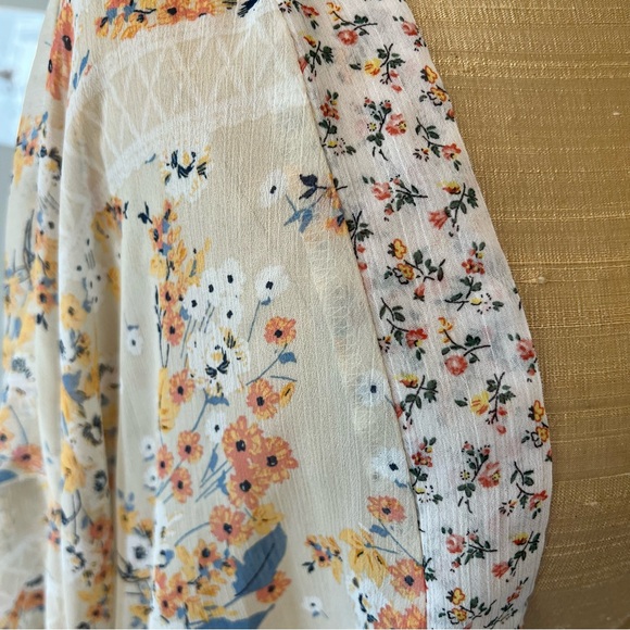 Band of Gypsies Floral Kimono Nude Peach Tones Asymmetric Sleeve Chiffon Sheer - Picture 4 of 10